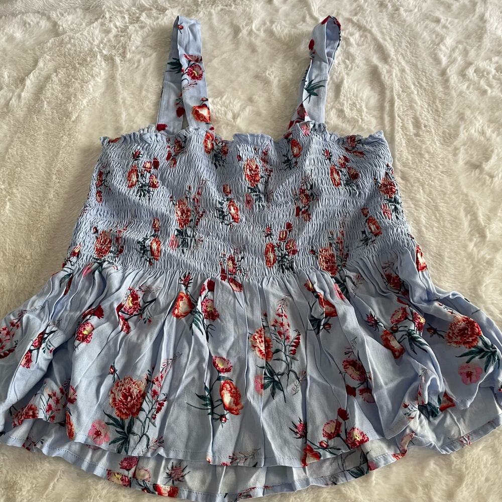 NWOT new Mossimo Flower smocked Tank Top size Medium M